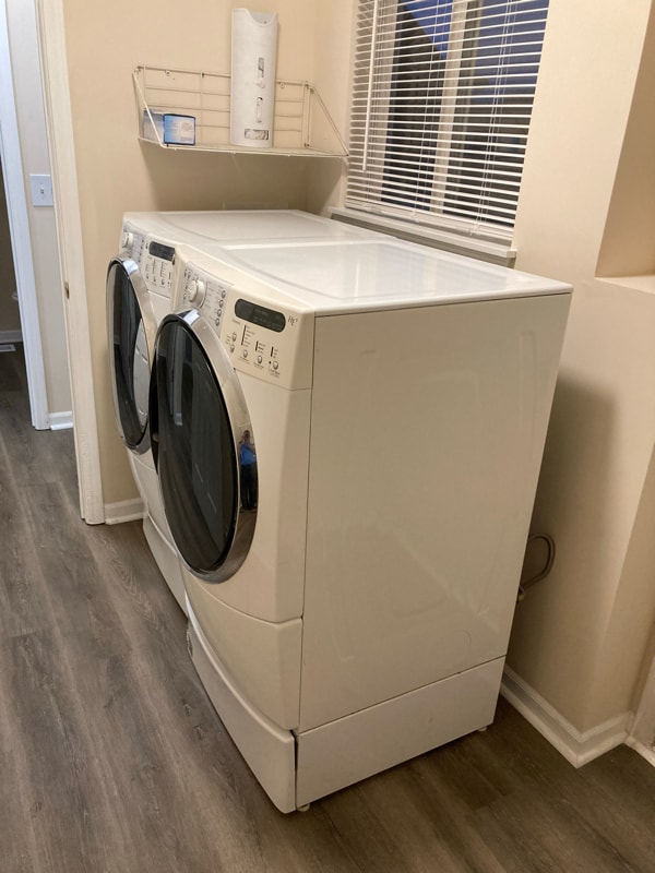 Building Photo - 12 Gail Ct