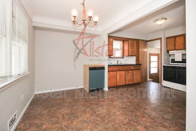 Building Photo - 3436 Dellwood Dr