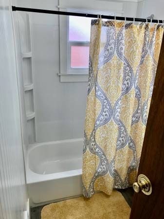 Building Photo - 210 E North St