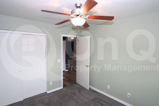 Building Photo - 4567 E Meadow Land Dr