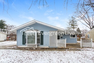 Building Photo - 615 S Green St