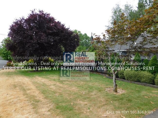 Building Photo - 2045 SW Huntington Ave