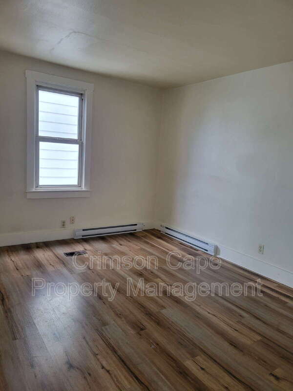 Building Photo - 131 Pine St