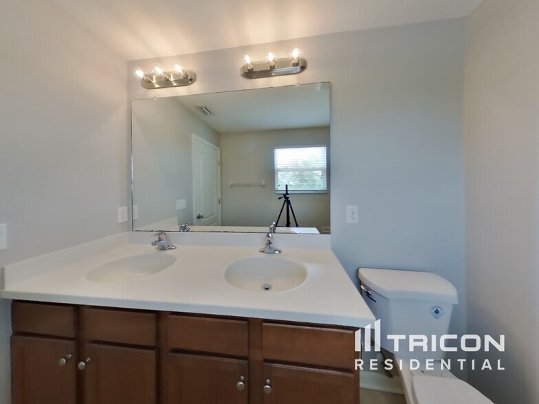 Building Photo - 6203 Trent Creek Dr