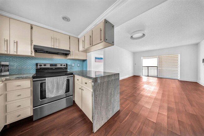 Building Photo - 8290 Lake Dr