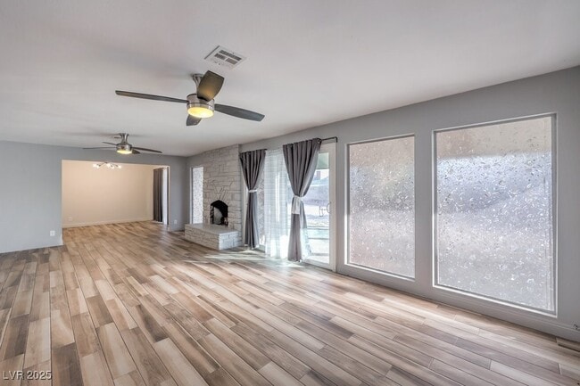 Building Photo - 3701 Pyramid Dr