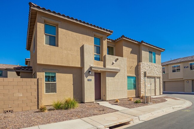 Building Photo - Modern and Spacious Townhome in the Mosaic...