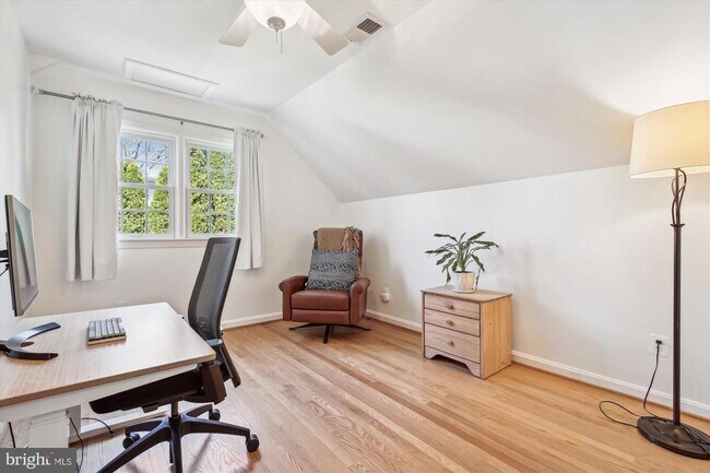 Building Photo - 5213 Rayland Dr