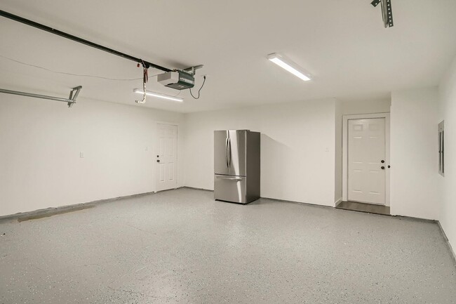 Building Photo - Charming Prestonwood home with peaceful backyard oasis