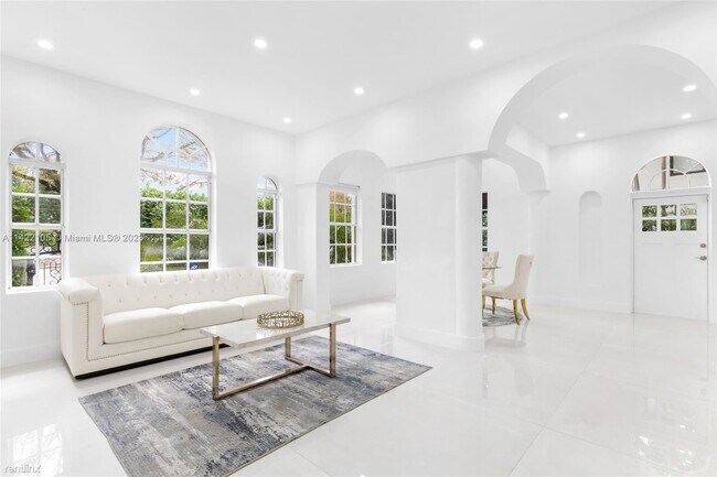 Building Photo - 5 br, 5.5 bath House - 4436 Alton Rd