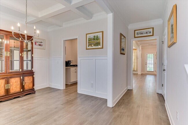 Building Photo - 6051 Big Pond Trl