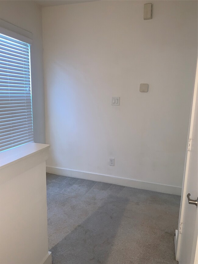 Building Photo - 10209 Las Nubes Ave