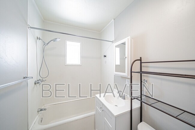 Building Photo - 134 W Main St