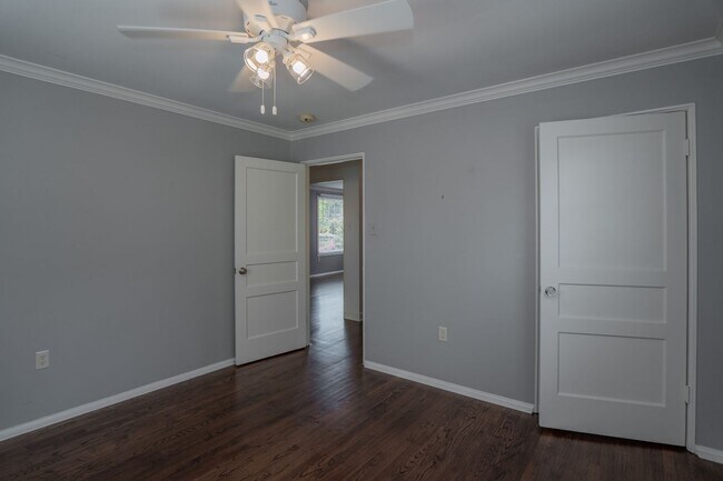 Building Photo - Cozy Updated Kingwood Home with 3 Bedrooms