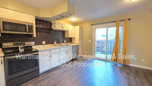 Building Photo - 4231 Charleston Dr
