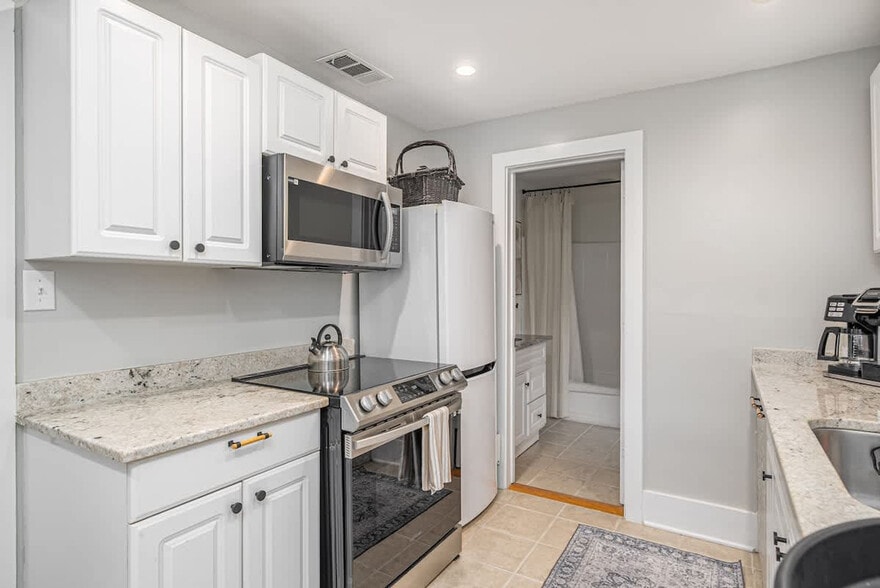 Building Photo - 505 E Mc Donough St