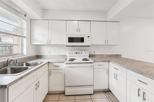Building Photo - 1048 Buccaneer Dr