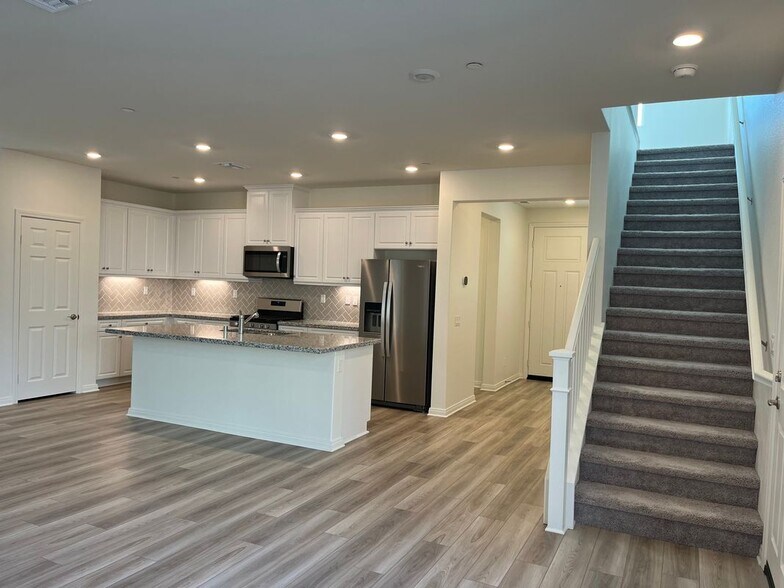 Building Photo - 4307 S Malibu Ave