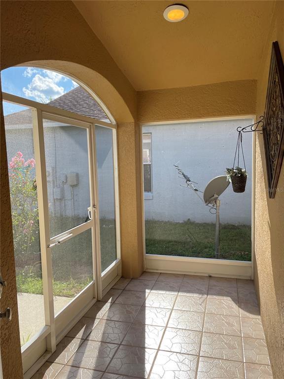 Building Photo - 386 Cello St