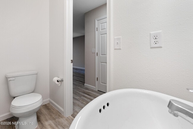 Building Photo - 8822 Eaton Ave