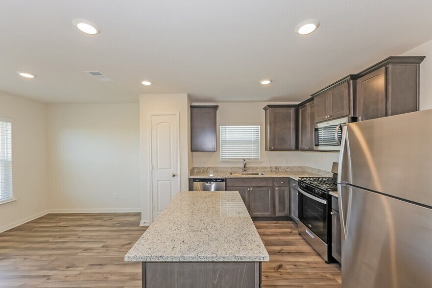 Building Photo - 9600 Teton Vis Dr