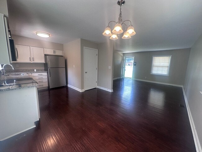 Building Photo - 2129 Dogoon Dr