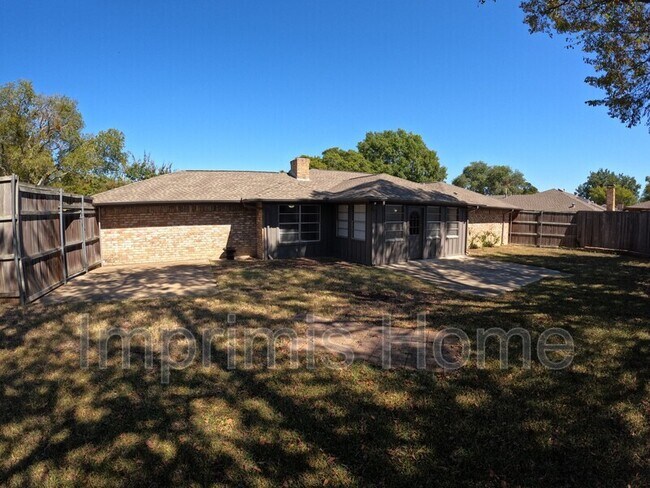 Building Photo - 430 Ridgewood Dr