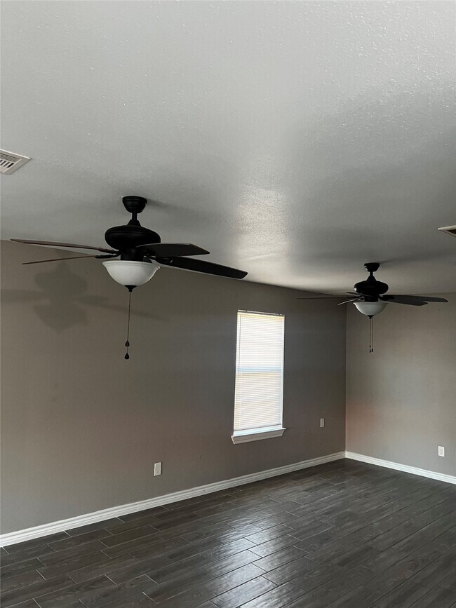 Building Photo - 6514b Culmore Dr