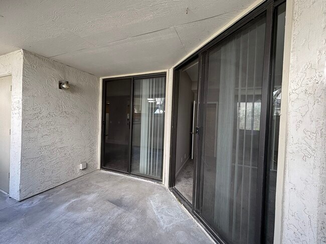 Building Photo - 2232 River Run Dr