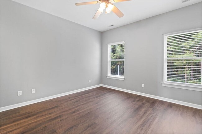 Building Photo - 211/213 Lloyd Street