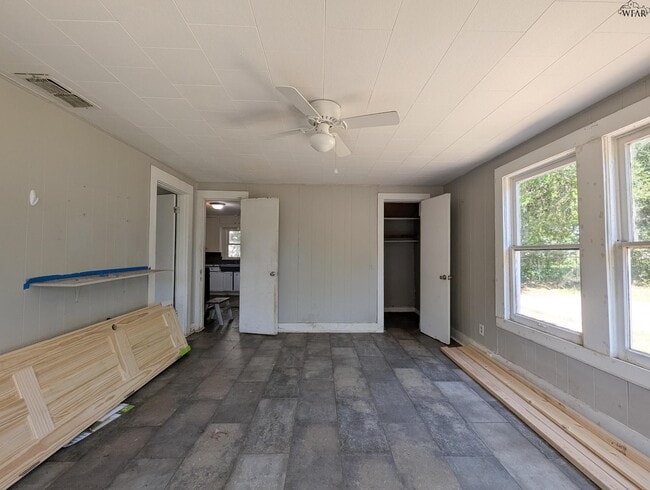 Building Photo - 1706 McGregor Ave
