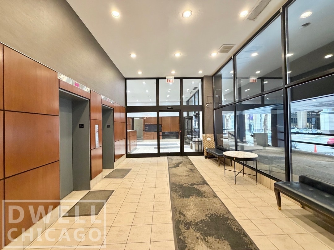 Building Photo - 233 E Erie St