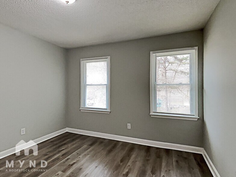 Building Photo - 10024 Fireside Ln