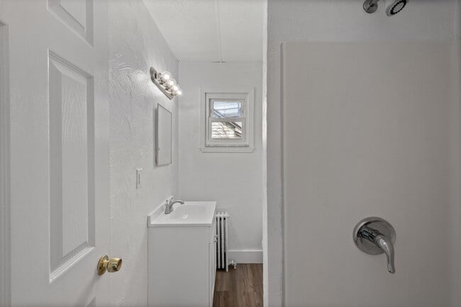 Building Photo - Beautiful 2 bedroom home in Rankin available March 1!