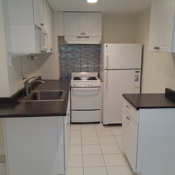 Kitchen - 3816 17th St N