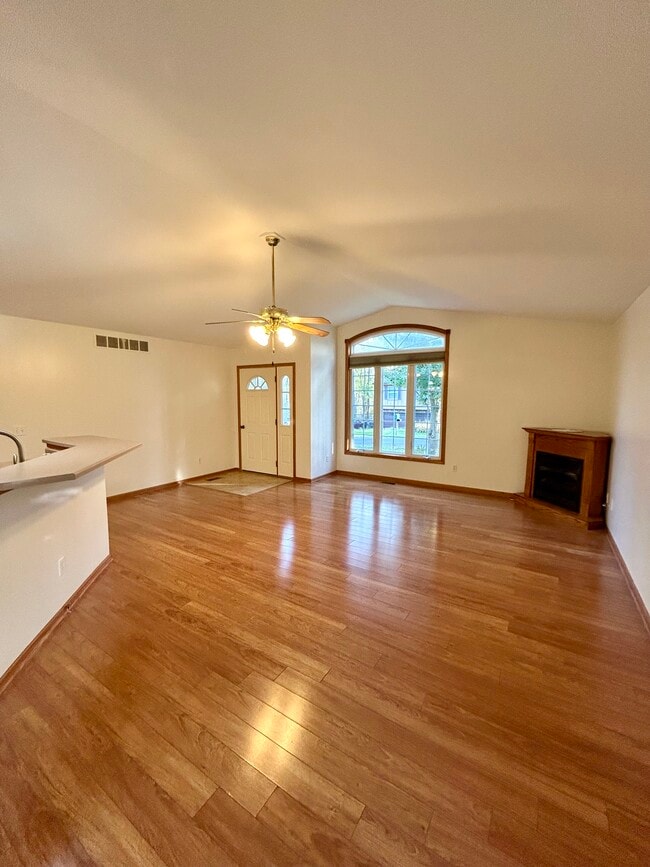 Building Photo - 6516 Shore Ln