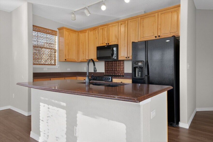 Building Photo - 15455 Canyon Rim Dr