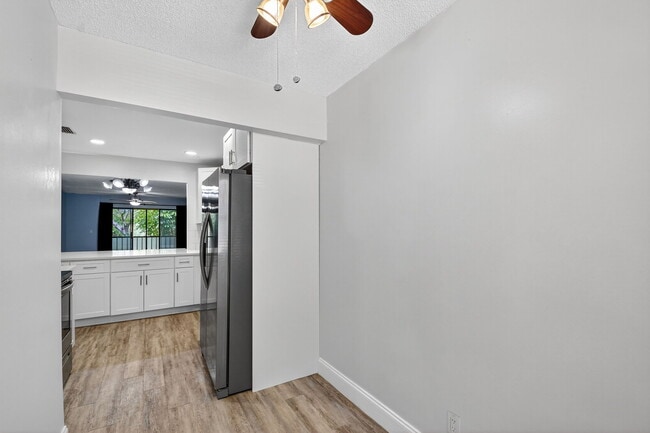 Building Photo - 5985 Forest Hill Blvd