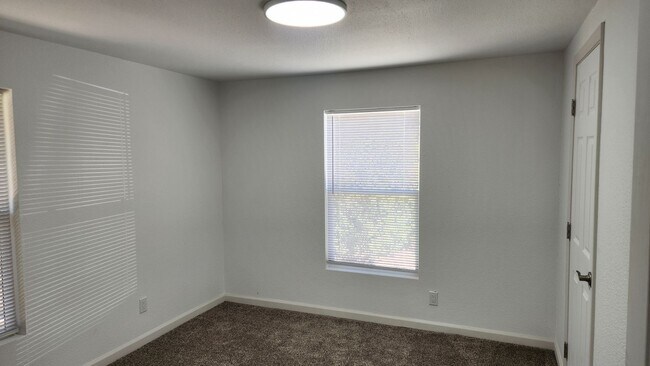 Building Photo - Lovely cottage home located minutes from Yuba divide