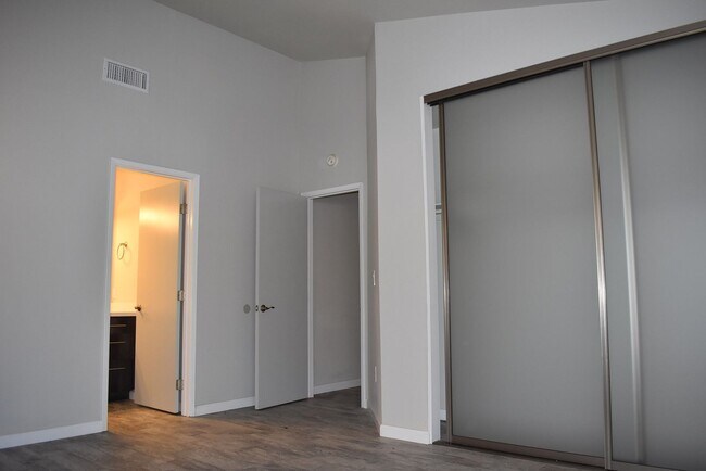 Building Photo - Beautiful 3 bedroom 2 bath Santee Home!
