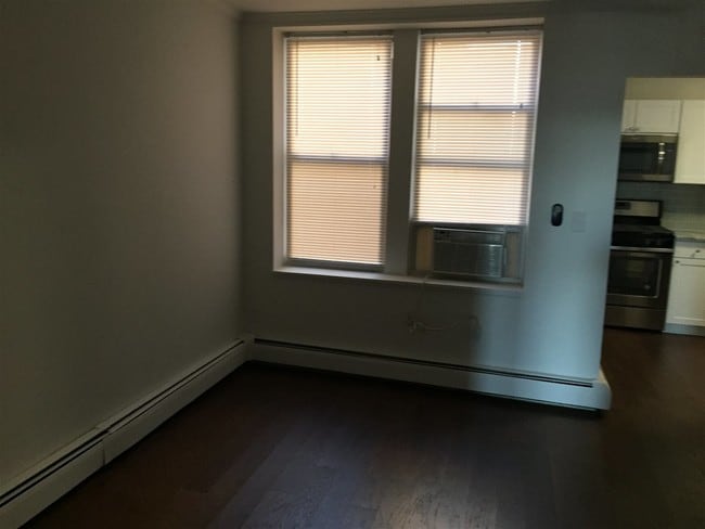 Building Photo - 787 Summit Ave