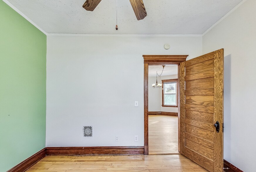 Bedroom 2 - 3747 N Kostner Ave
