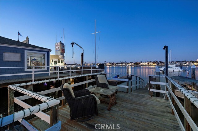 Building Photo - 900 E Balboa Blvd