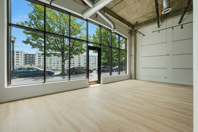 Building Photo - 333 Nelson St SW