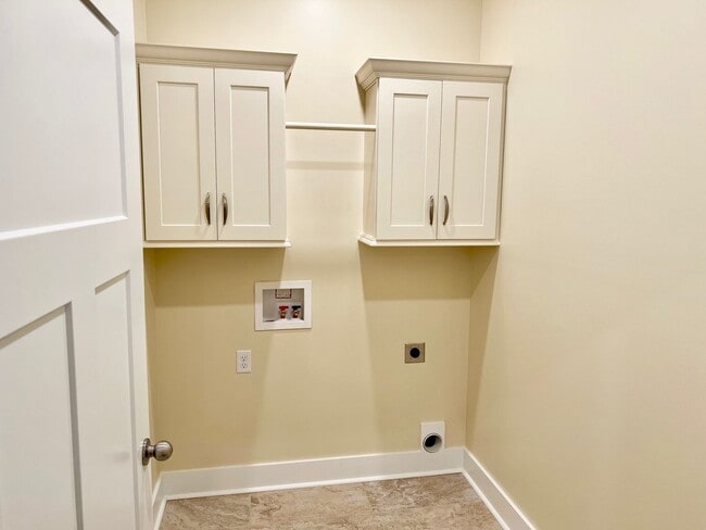 Building Photo - FOR Rent – 3 Bedroom, 2 Bath!