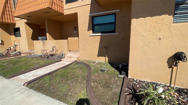 Building Photo - 9113 Lime Tree Ln