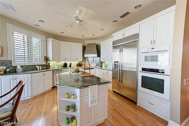 Building Photo - 235 Barefoot Beach Blvd