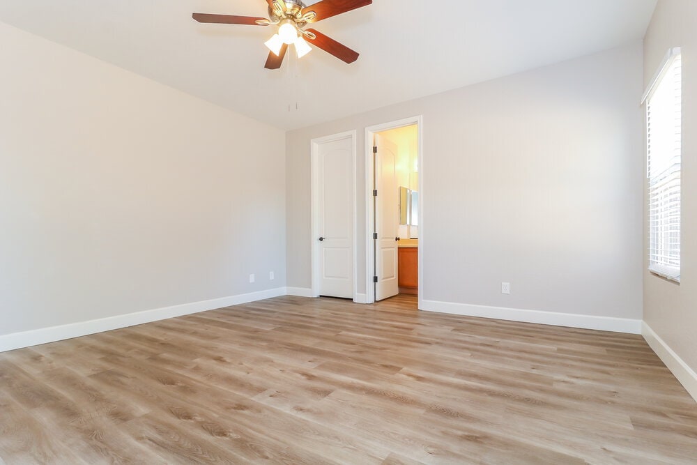 Building Photo - 6512 S 49th Dr