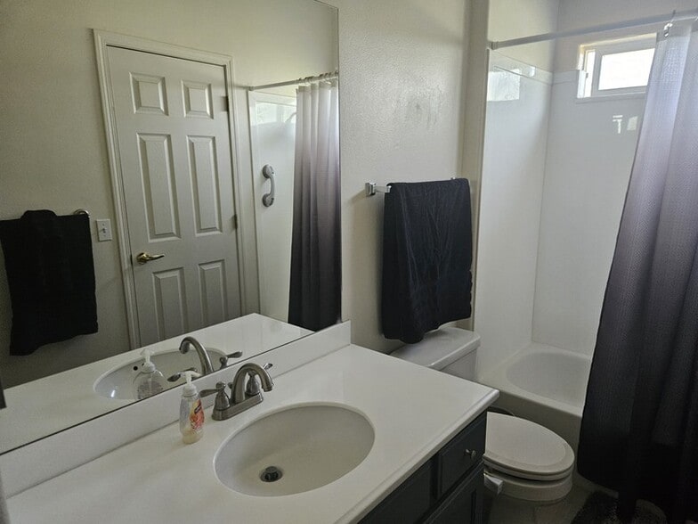 Building Photo - 3846 Canyon River Wy