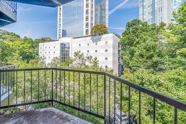 Building Photo - 2 bed 2 bath Peachtree Loft living in Buck...